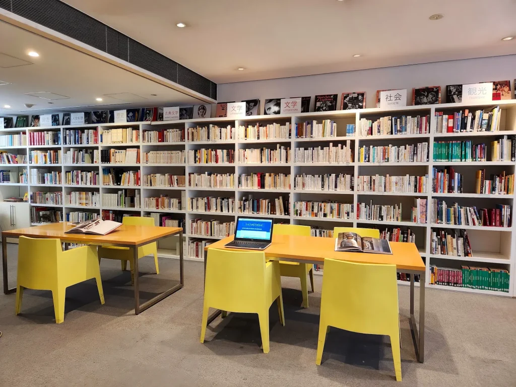 九州日仏学館メディアテーク